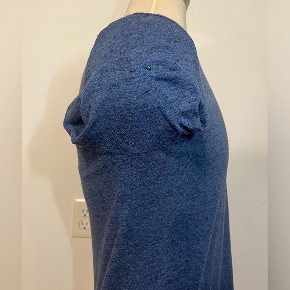 H&M V-Neck Stretch Regular Fit T-Shirt - Picture 5 of 8